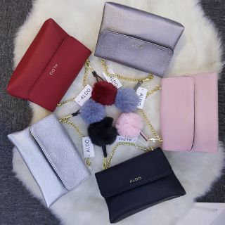 Túi chữ C bông size 19 kèm bông treo