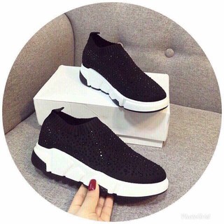 Giầy đính đá nỏi bật