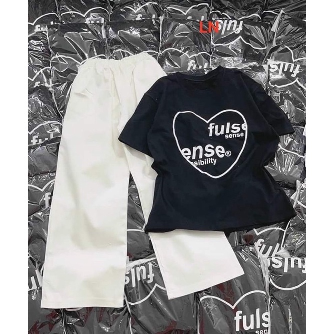 Sét áo logo cá và trái tim+quần kaki trắng