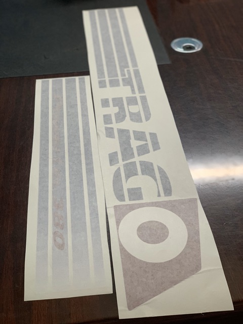 TEM XE NGUYÊN ZIN CHO XE TẢI HYUNDAI TRAGO - CHẤT 100%