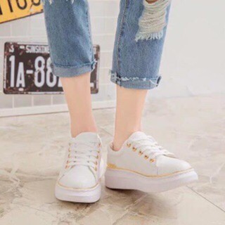 Giày thể thao đế bánh mỳ