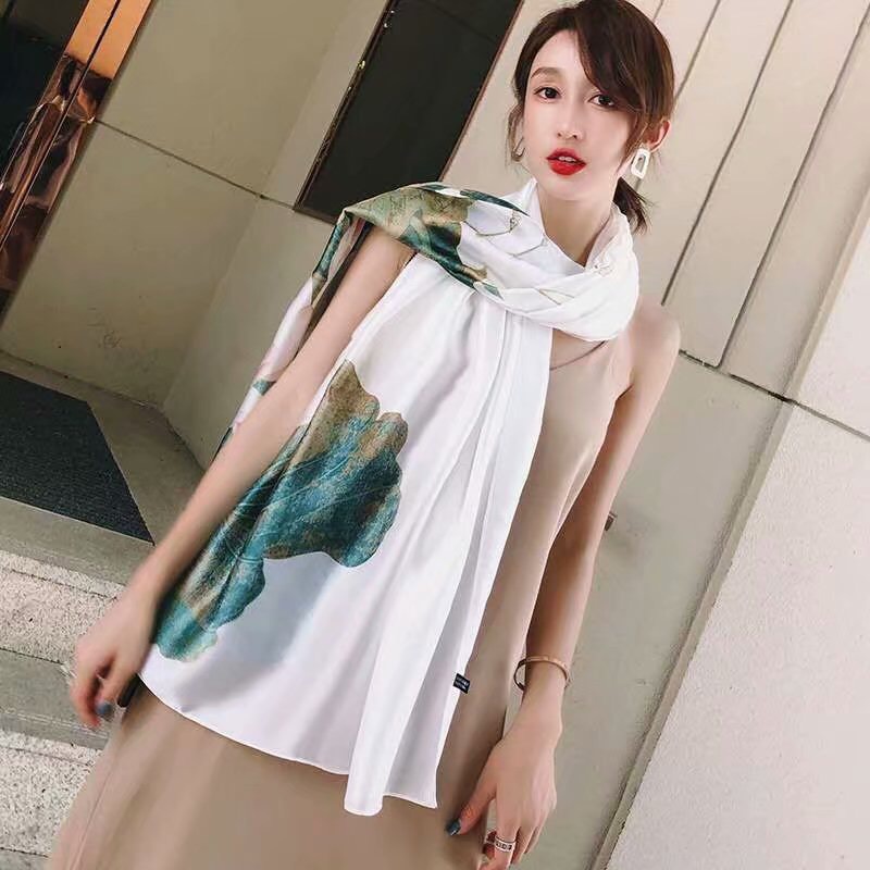 Khăn lụa choàng cổ nữ thời trang họa tiết hoa sen thanh lịch size 90x180cm - Mã LA016