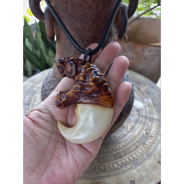 Móng chạm đầu hổ nhân tạo