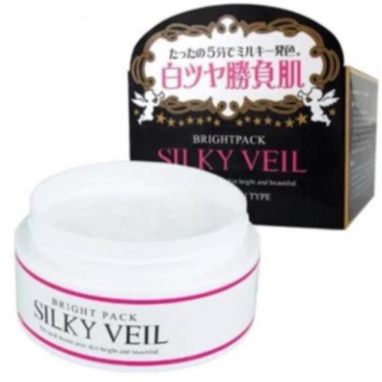 Kem tắm trắng da và trang điểm toàn thân Silky Veil Nhật Bản