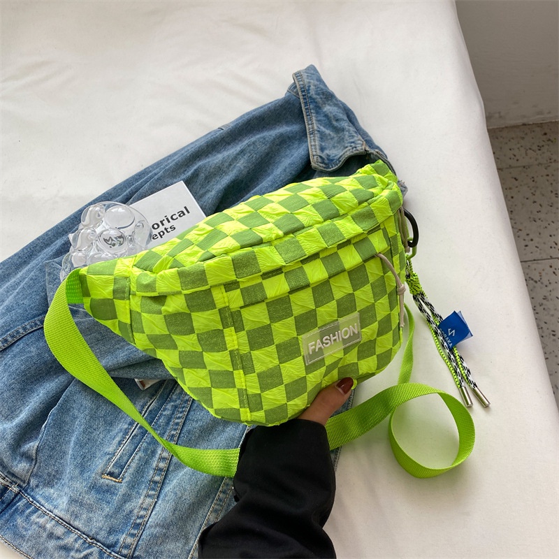 Túi Đeo Chéo Ngực Bằng Nylon Phối Màu Tương Phản Họa Tiết Kẻ Sọc Thời Trang Mới Cho Nữ