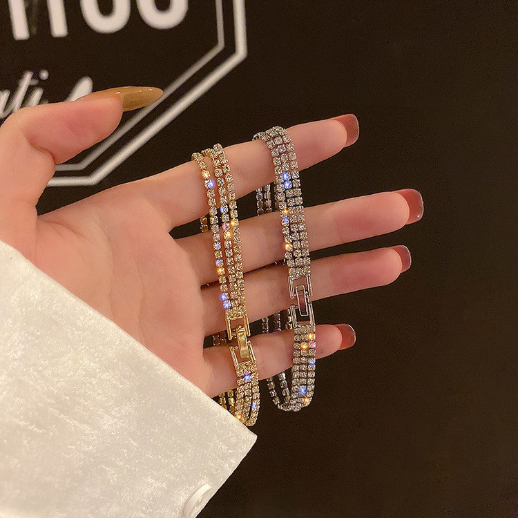 Vòng Đeo Tay Dáng Dài Đính Đá Phối Tua Rua Thời Trang Hàn Quốc