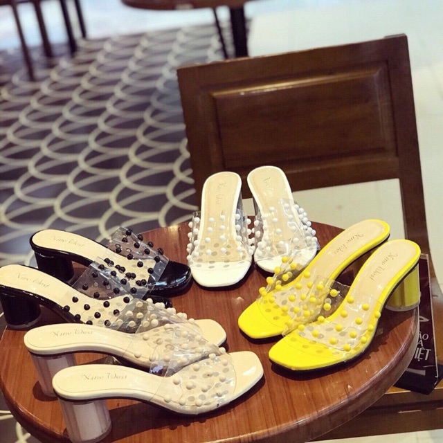 Dép quai ngang đế trong