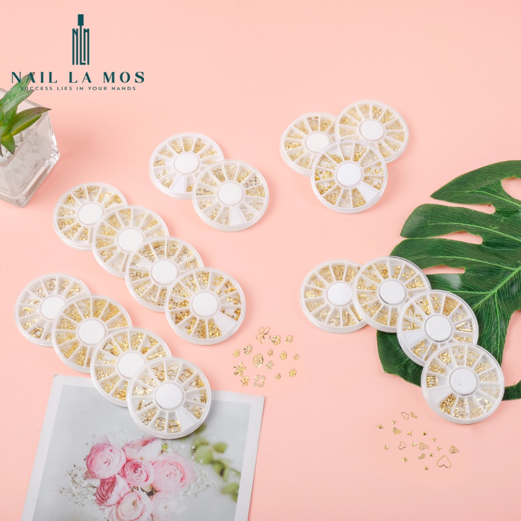 Phụ kiện inox vàng đa dạng chủ đề trang trí móng tay sang chảnh