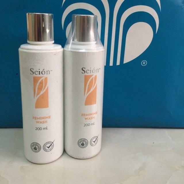 Dung Dịch Vệ Sinh Phụ Nữ Scion 200ml