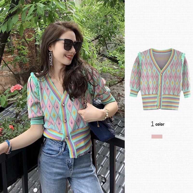 Áo len cardigan tay lửng bo ống, họa tiết thổ cẩm tone xanh tôn la, lạ mắt, phối bèo vai