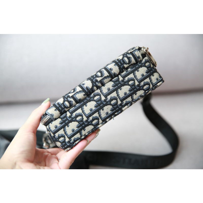 Túi chéo nữ D.I Messenger sz19cm unisex tag bạc vải họa tiết thêu nổi fullbox