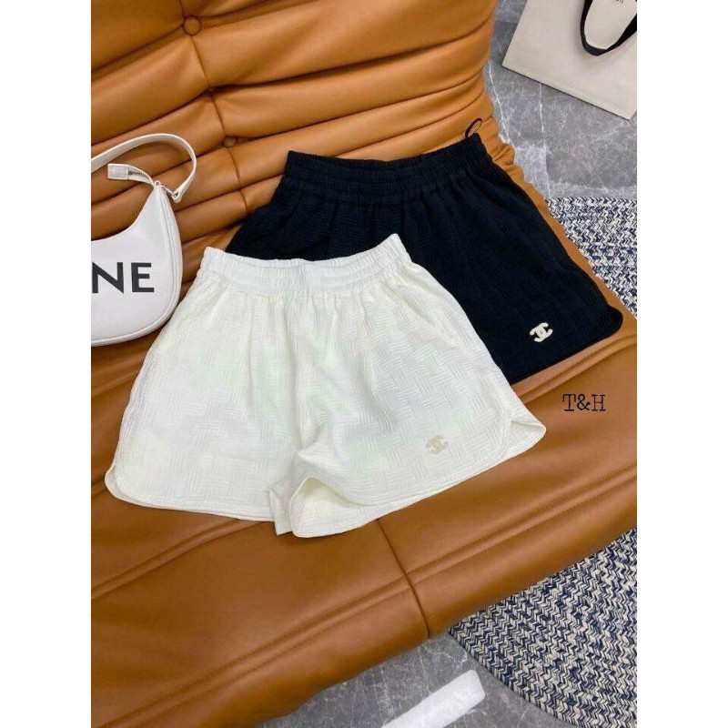 Quần sóc chanel hoạ tiết đan