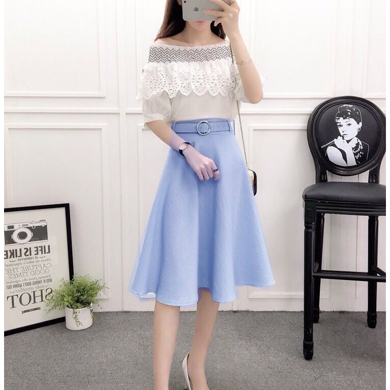 Chân váy xoè kèm belt