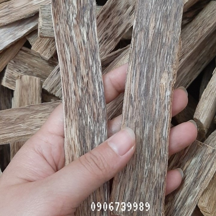 Trầm Hương Miếng Tự Nhiên Loại 1 gói 50gr