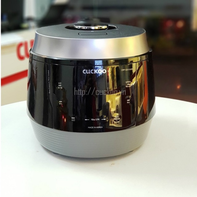 Nồi cơm áp suất điện tử Cuckoo CRP-QS1010FS 1.8lít nhập khẩu Hàn quốc