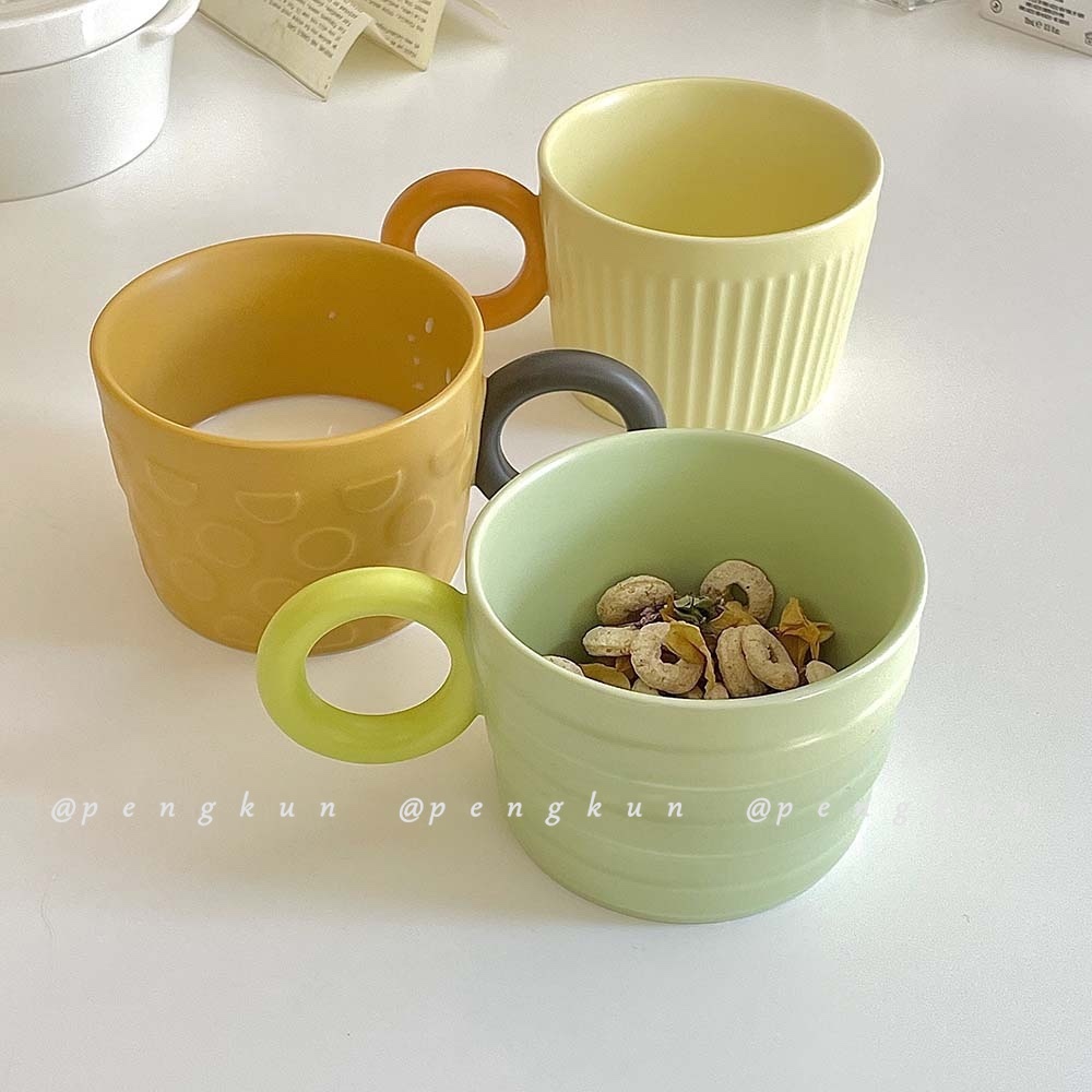 Cốc Sứ Hình Bánh Donut Màu Sắc Tương Phản Phong Cách Bắc Âu 260ml