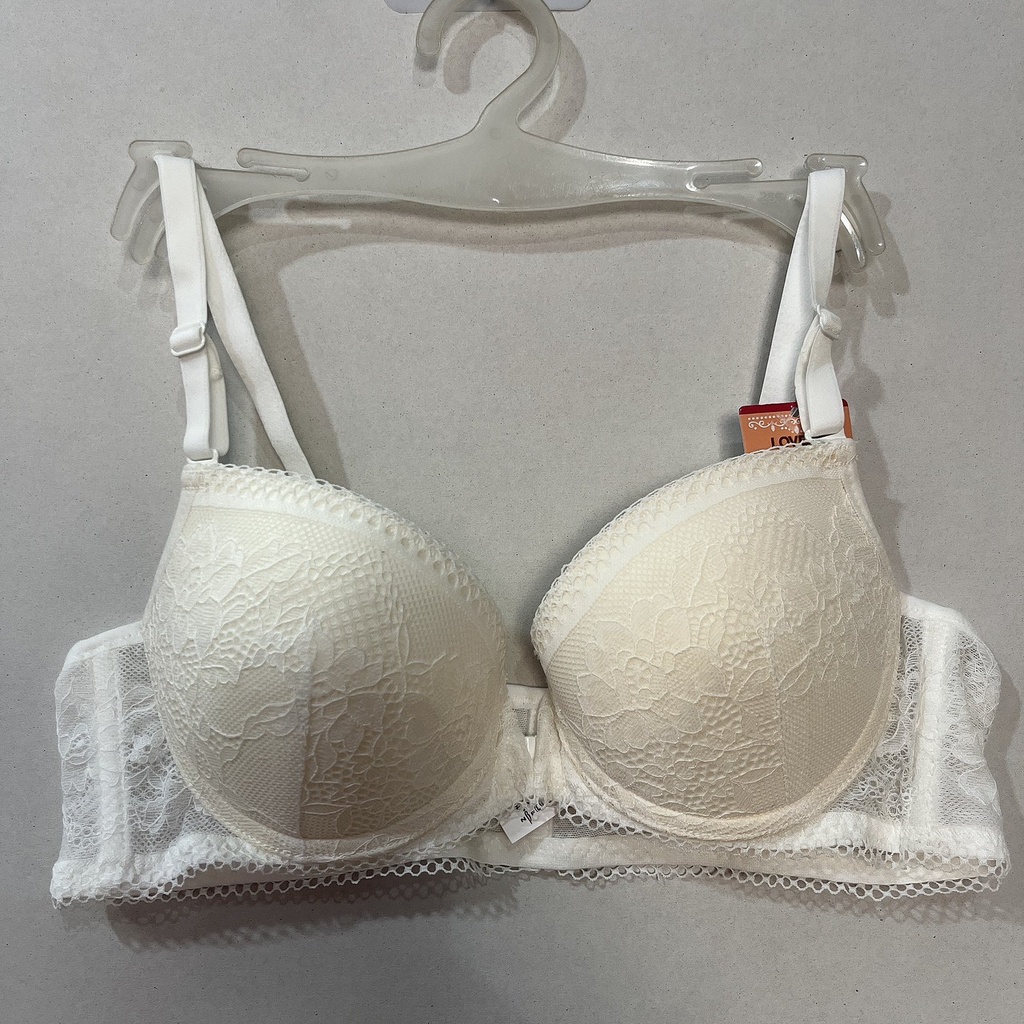 Áo ngực nữ ren cài trước nâng ngực Lovely 1228 có gọng mút dày cúp xéo size 34-36
