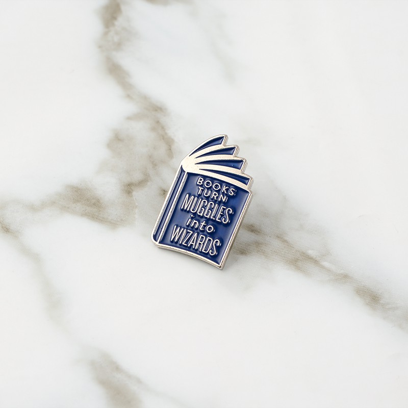 Ghim cài áo QIHE JEWELRY Họa Tiết Quyển Sách Ma Thuật