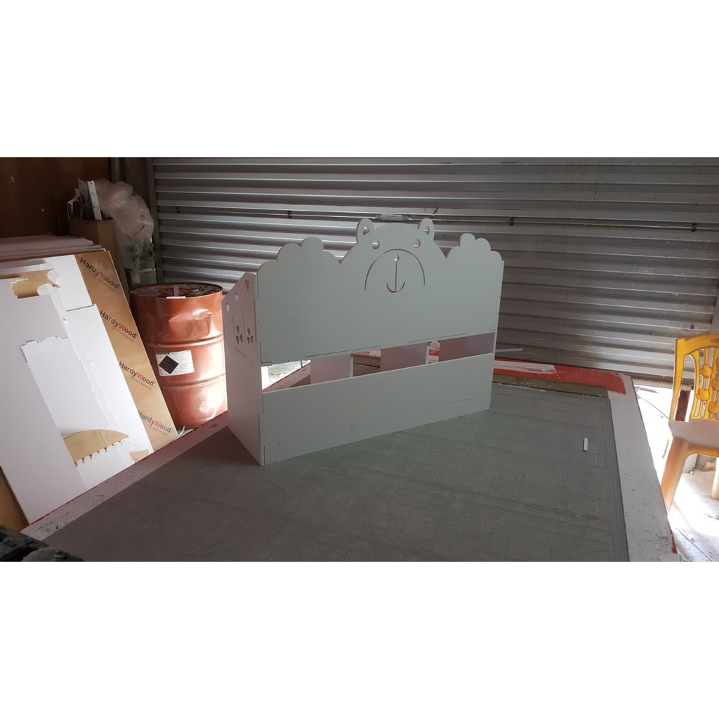 Giá sách hình gấu kèm 1 tầng ngăn chứa đồ | BigBuy360 - bigbuy360.vn