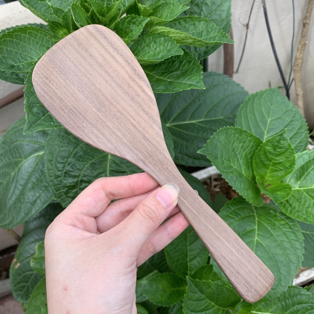 Môi xới cơm gỗ Óc Chó chuôi dẹt (CTH519)/bền đẹp/ chịu được nhiệt độ cao (HAHANCO)