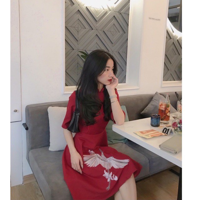 [Mã WASTMAY giảm 15% tối đa 30K đơn 150K] (SĂN-CLIP THẬT) Đầm đỏ tết thêu hạc | BigBuy360 - bigbuy360.vn