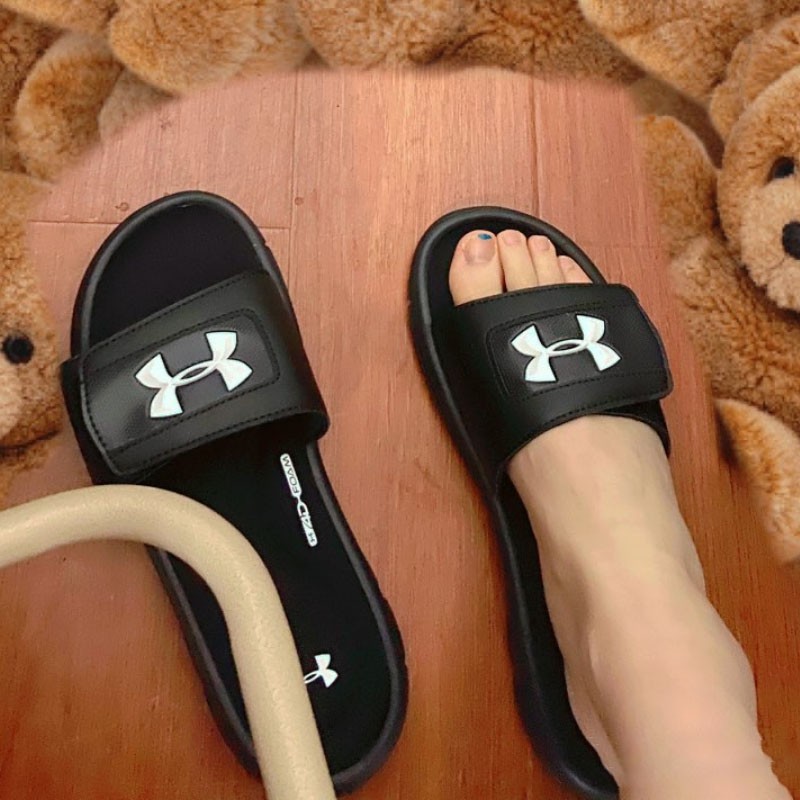 Đề nghị đặc biệt Ｕnder Armour UA Ignite V Slide Dép Dép màu xám Bộ nhớ 4D Đệm thể thao Dép đôi Dép nam và nữ Dép * Trong kho *