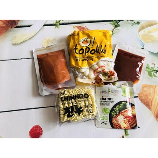 nguyên liệu nấu tokbokki phô mai mì cay (500g tok phô mai, mì chinnoo, sốt, ớt, kim chi, xúc xích)