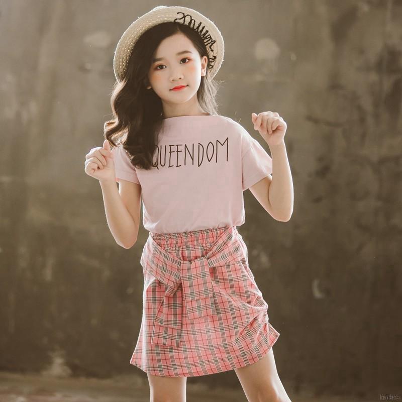 Bộ áo thun ngắn tay in chữ + Chân váy caro cho bé gái