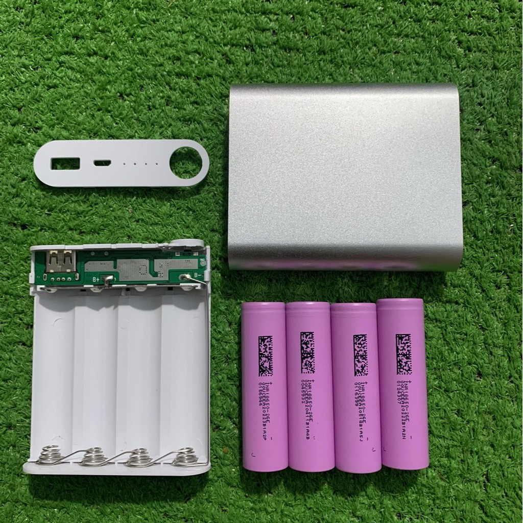 Box Sạc Dự Phòng 4 Cell 2A 18650 vỏ nhôm cao cấp+ 4 cell pin 18650 dung lượng 1500,2600 mAh mới 100% ( MÀU SẮC TỰ CHỌN)