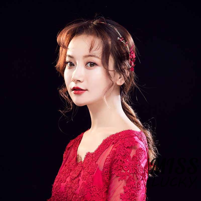 Cài tóc trang trí hoa đỏ đính đá xinh xắn cho cô dâu