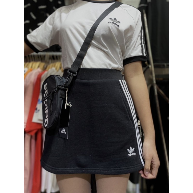 CHÂN VÁY Adidas THỂ THAO LOGO THÊU,CÓ QUẦN LÓT TRONG,TUI HÔNG | BigBuy360 - bigbuy360.vn