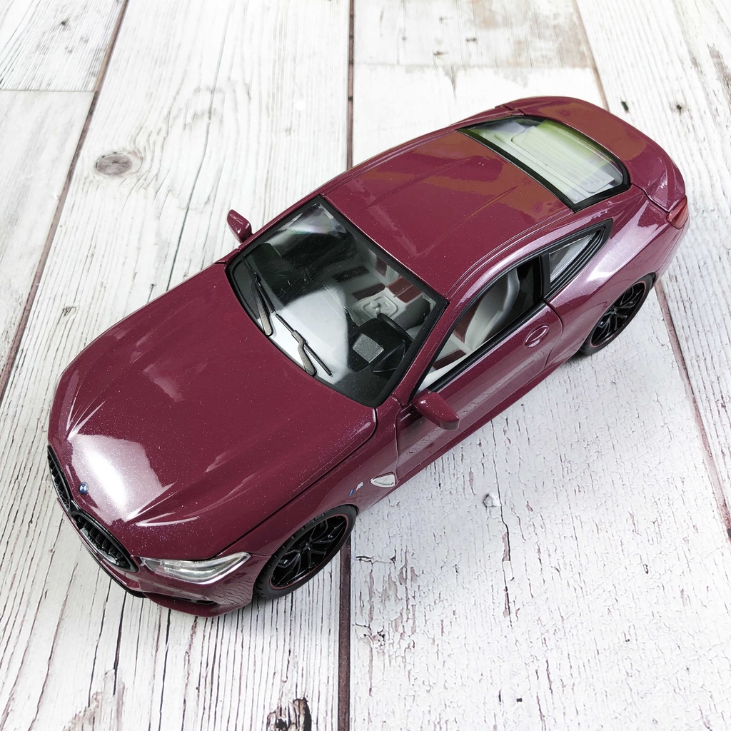 Mô hình tĩnh hợp kim tỉ lệ 1:24 BMW 840i Gran Coupe hãng Hengtang Model có 2 cửa, nắp capo và cốp sau mở được