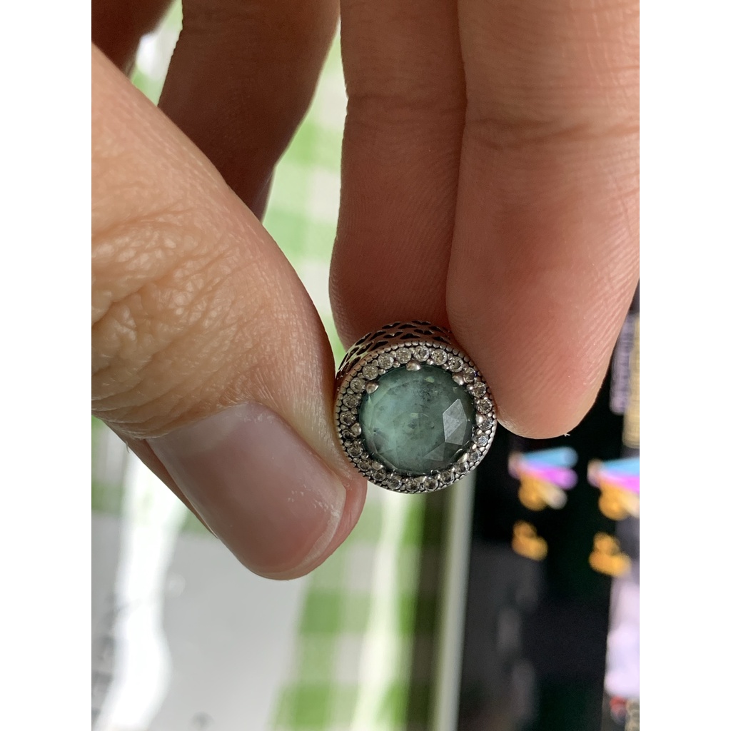 Hạt Charm màu xanh dương làm vòng đeo tay