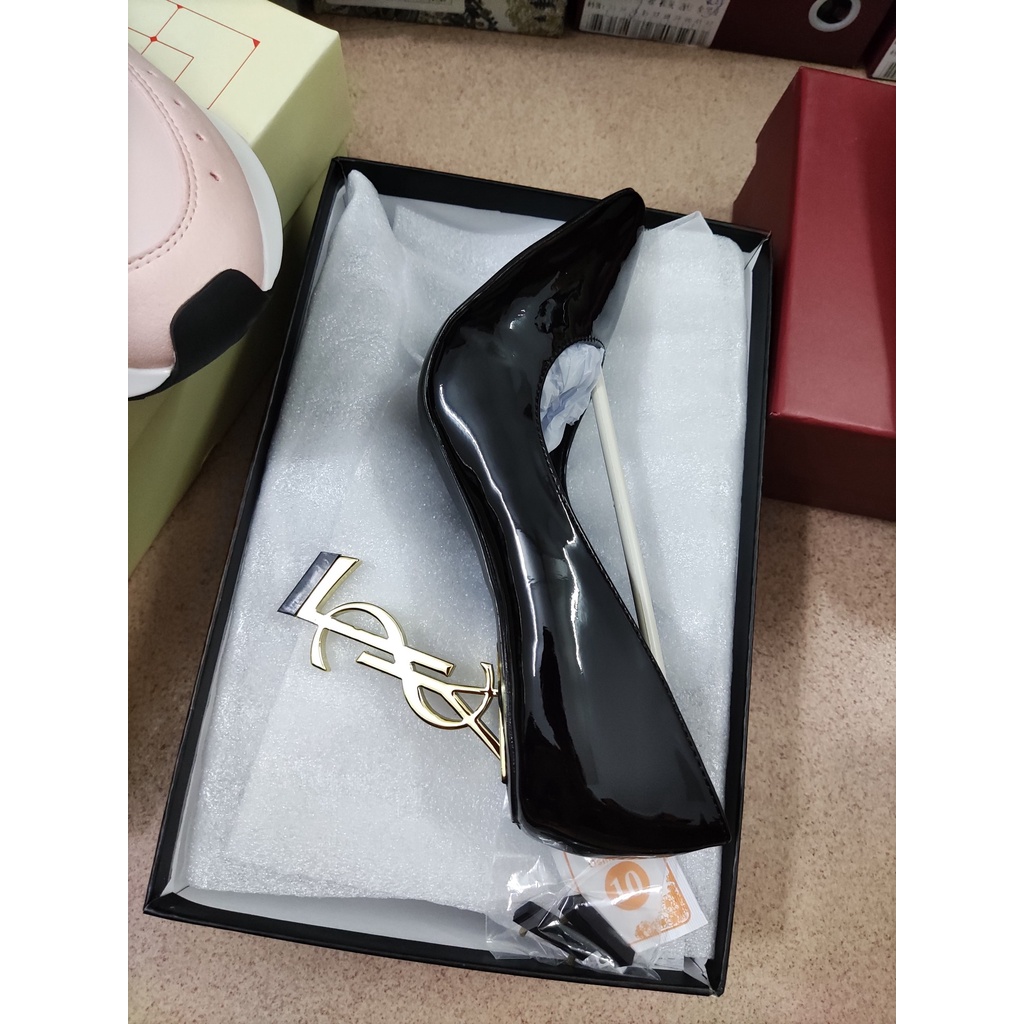 Giày Cao Gót Da Bóng Đế Bằng Màu Vàng Cho Nữ