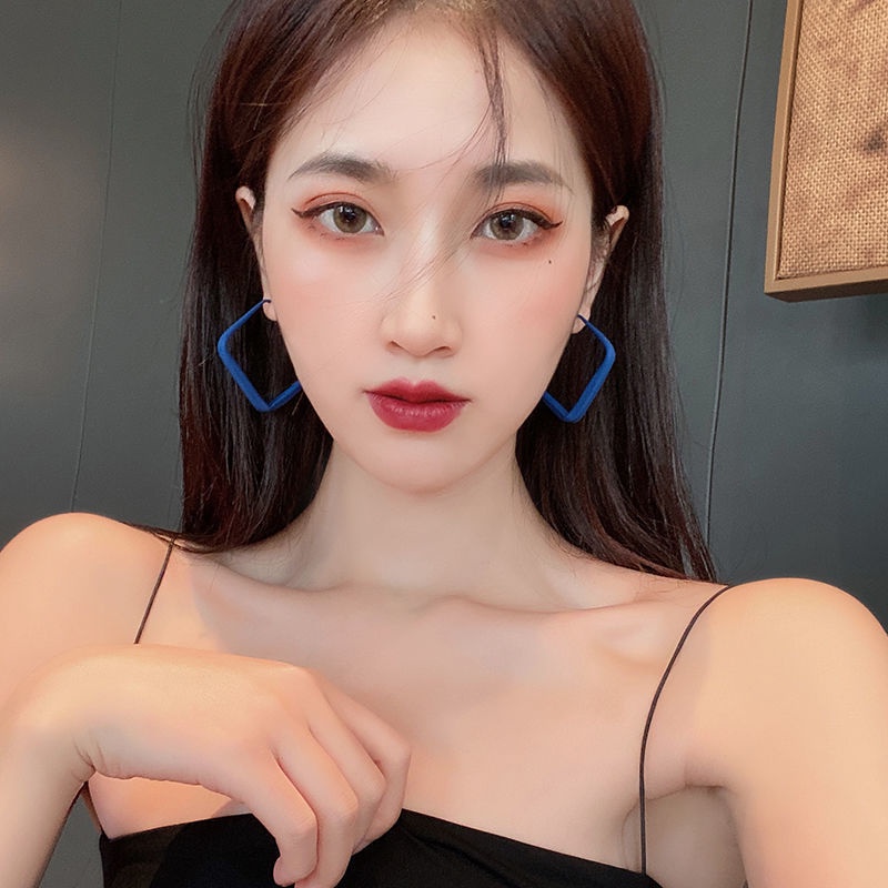 Bông tai Bell Mew khoen vuông mịn lì sang chảnh BT271