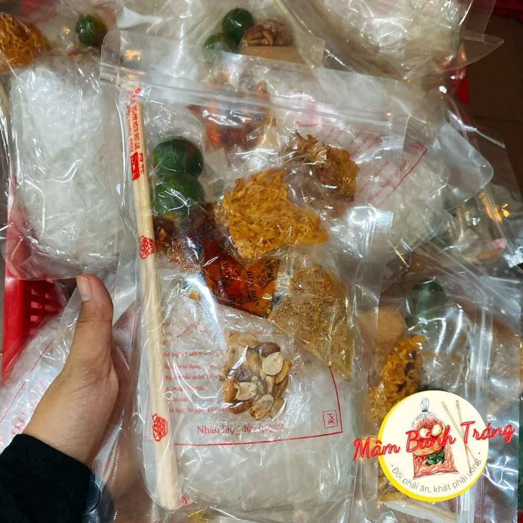 Bánh tráng phơi sương muối nhuyễn khô gà Bon Bon bánh tráng trộn muối nhuyễn khô gà hành phi Tây Ninh - 04100189