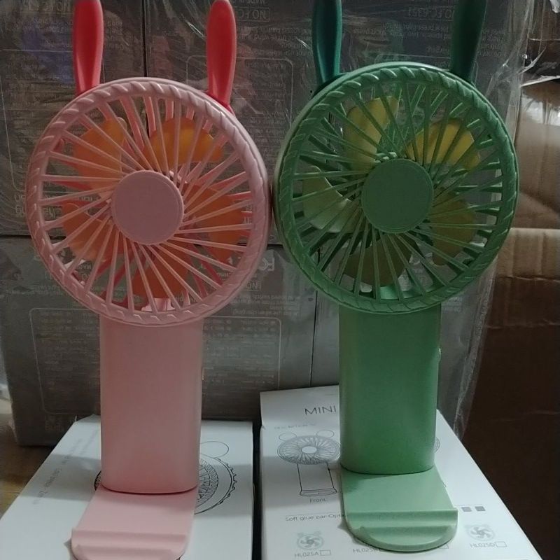 Quạt mini cầm tay Hình thú dễ thương pin sạc (Giao Màu Ngẫu Nhiên)