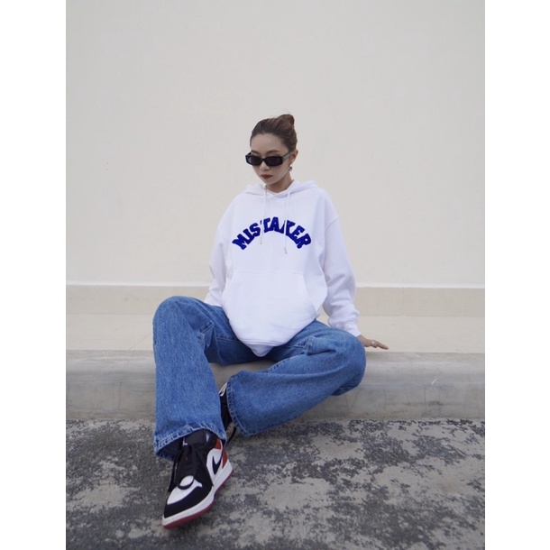MISTAKER | Áo khoác hoodie có nón logo thêu màu trắng