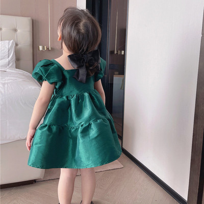 Váy cổ vuông tay phồng đáng yêu cho bé gái