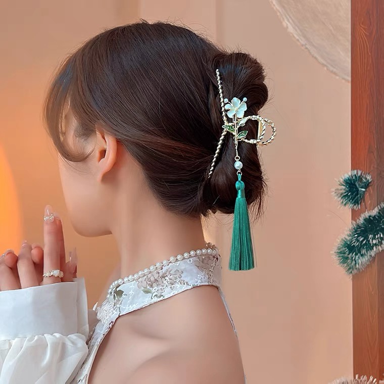 Kẹp Tóc Hình Hoa Hồng/ Cá Mập Phối Tua Rua Độc Đáo Thời Trang