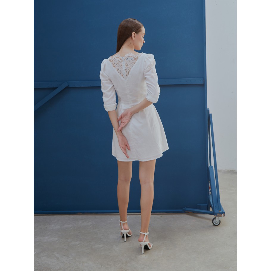 [Mã WABRWA15 giảm 15% đơn 300K] COCO SIN - Đầm Ren Trắng Twist Ngực | BigBuy360 - bigbuy360.vn