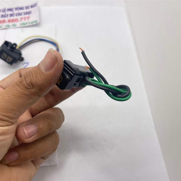 Công tắc còi Dream