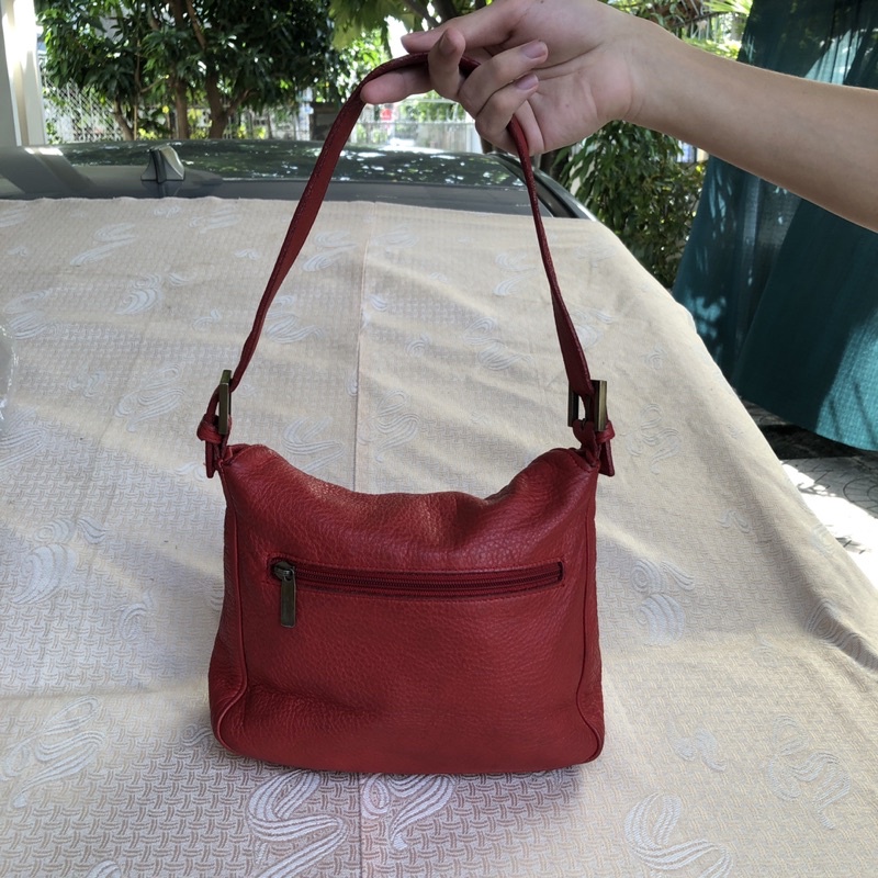 Túi chuẩn si. Túi qua sử dụng. Khách vui lòng xem hình nếu muốn biết thêm thông tin sản phẩm mời khách vô chat. Thanks .