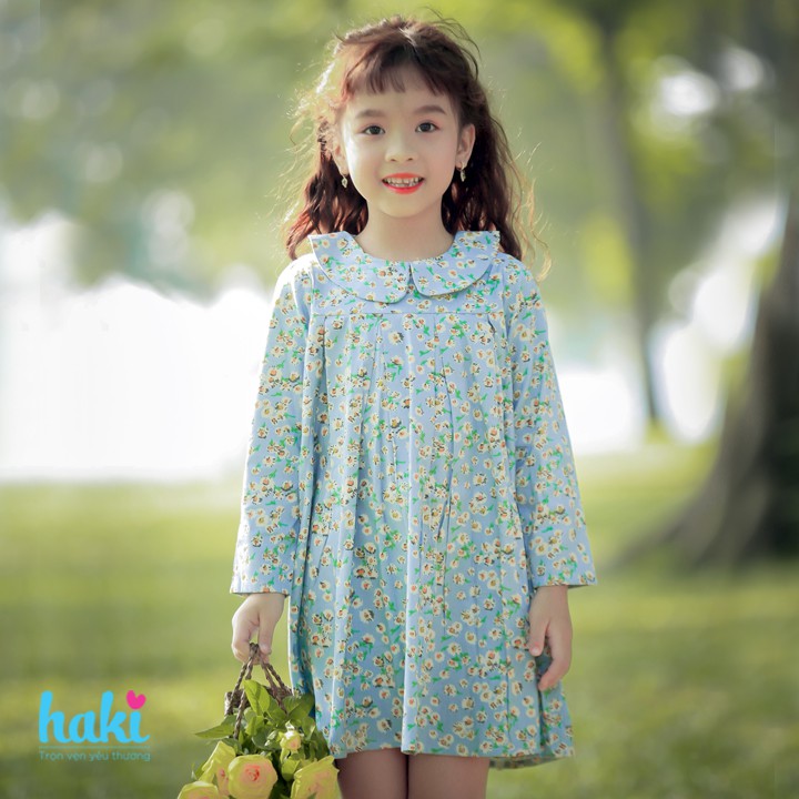 Váy bé gái dài tay cổ sen xếp li HK487-HAKI (In hoa)