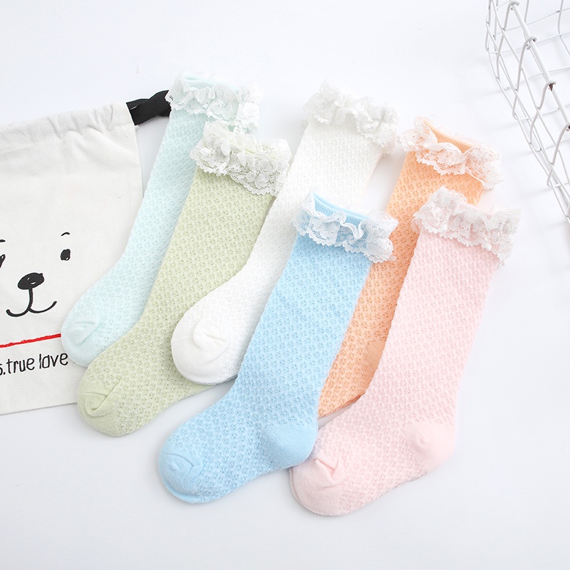 Vớ cotton mỏng nhẹ thoáng khí họa tiết kẻ sọc nhiều màu sắc cho bé gái