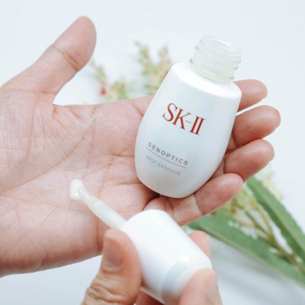 Serum xóa thâm nám SK-II GENOPTICS Spot Essence 50ml