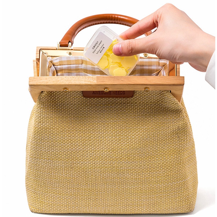 Hộp xà phòng rửa tay mang khi di chuyển, xà bông cầm tay, được chia thành những bông hoa nhỏ, ít tạo bọt, rất tiện lợi