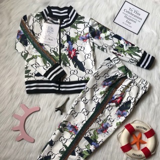 Set Gucci bo gấu nhé. Bé nào mặc lên cũng đẹp luôn ạ.  👏Giá: 170k/bộ