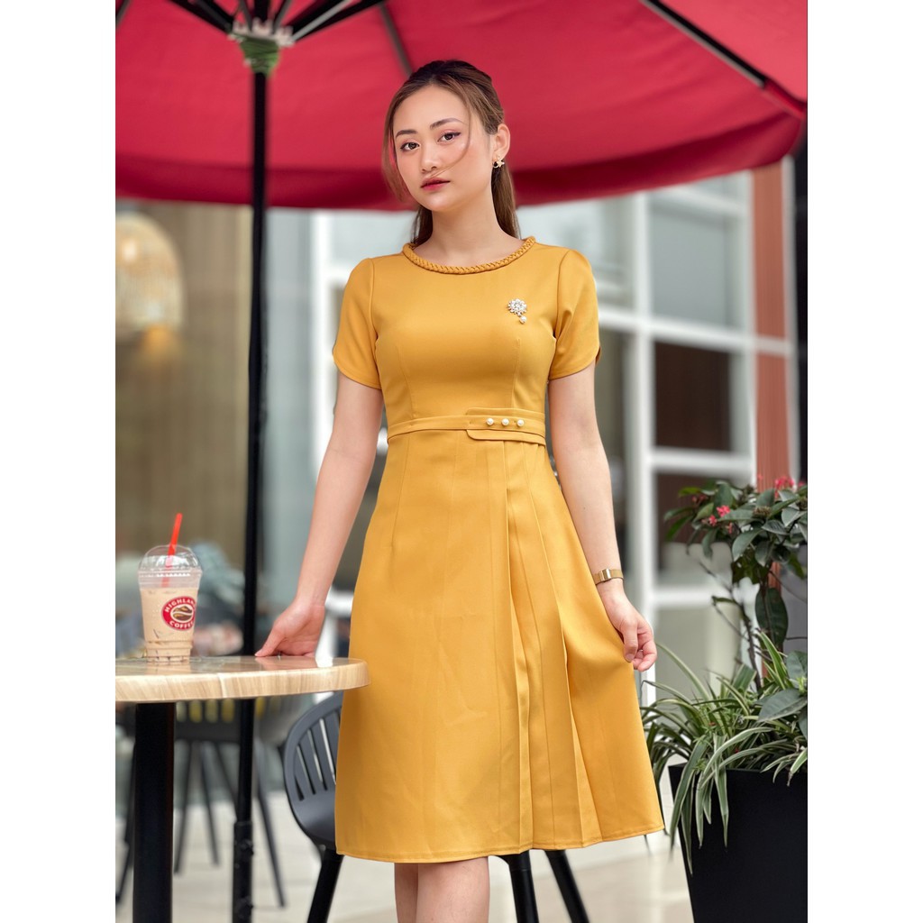 Đầm công sở dáng Basic lịch sự cổ tết tỉ mỉ chất liệu Cát hàn cao cấp Emvy K50 | BigBuy360 - bigbuy360.vn