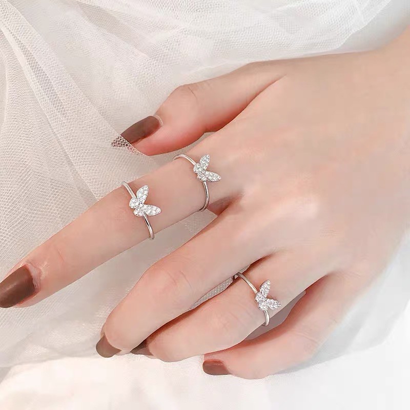 Nhẫn bạc bướm đính đá hot trend